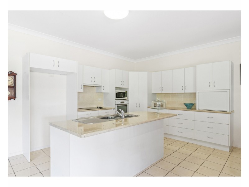 84 Brecknell Street, The Range QLD 4700