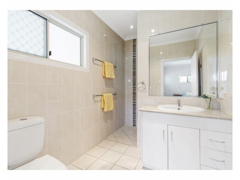 84 Brecknell Street, The Range QLD 4700