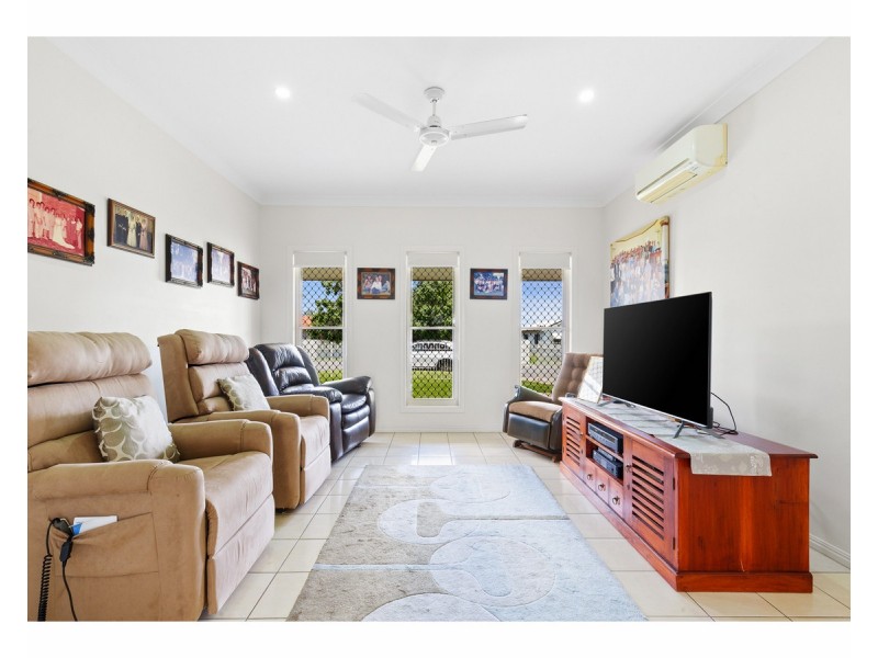 84 Brecknell Street, The Range QLD 4700