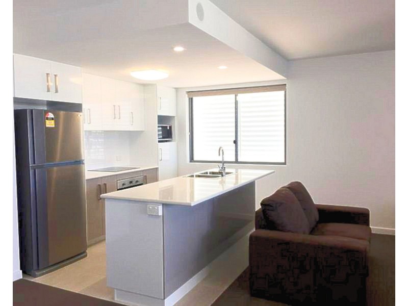 701/2-4 Victoria Parade, Rockhampton City QLD 4700