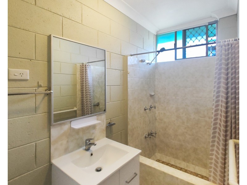 2/72 Leamington Street, Berserker QLD 4701