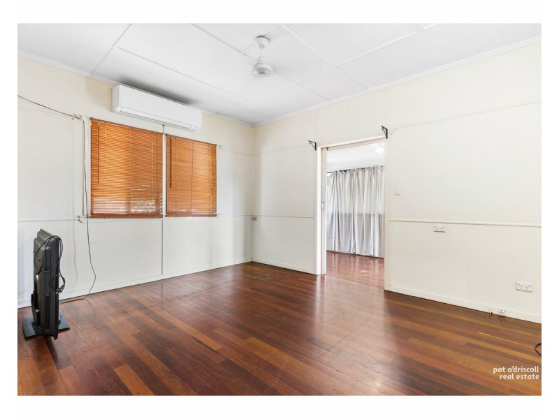 36 Hinchliff Street, Kawana QLD 4701