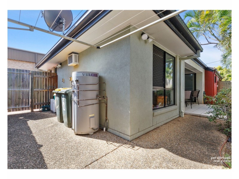 2/269 Richardson Road, Kawana QLD 4701