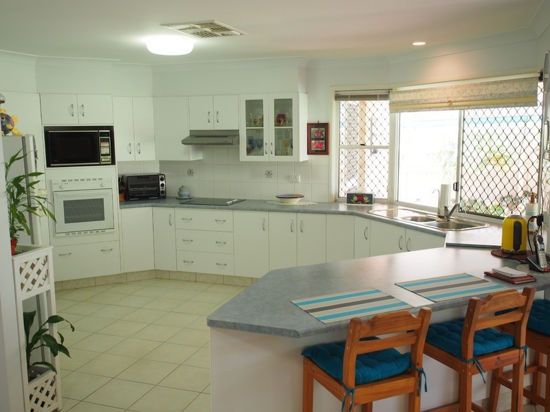 18 Sunrise Crescent, Gracemere QLD 4702