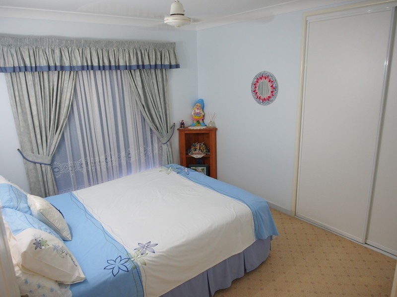 18 Sunrise Crescent, Gracemere QLD 4702