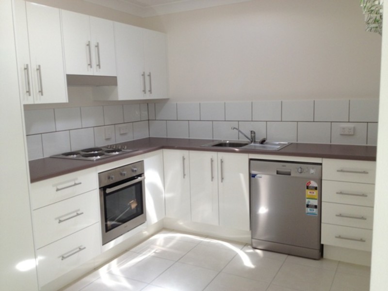 1 & 2/15 Treseder Street, The Range QLD 4700