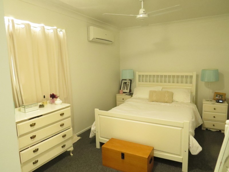 1 & 2/15 Treseder Street, The Range QLD 4700