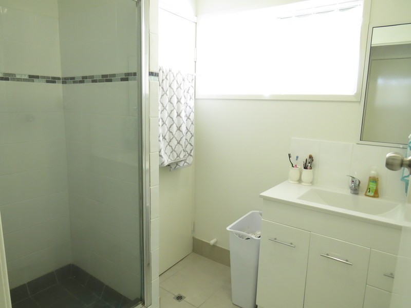 1 & 2/15 Treseder Street, The Range QLD 4700