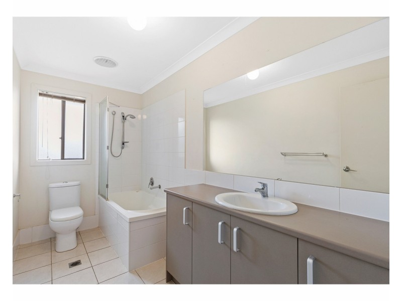 1 Clint Close, Gracemere QLD 4702