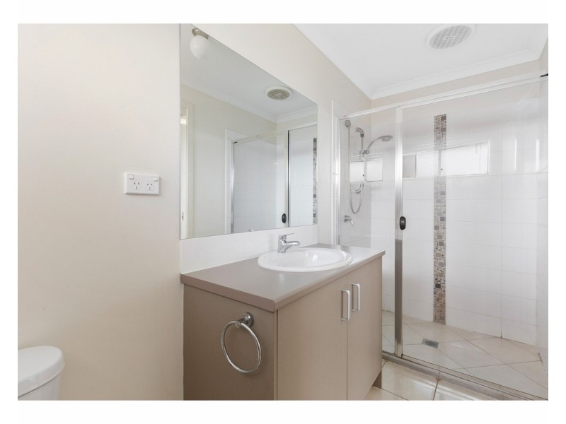 1 Clint Close, Gracemere QLD 4702