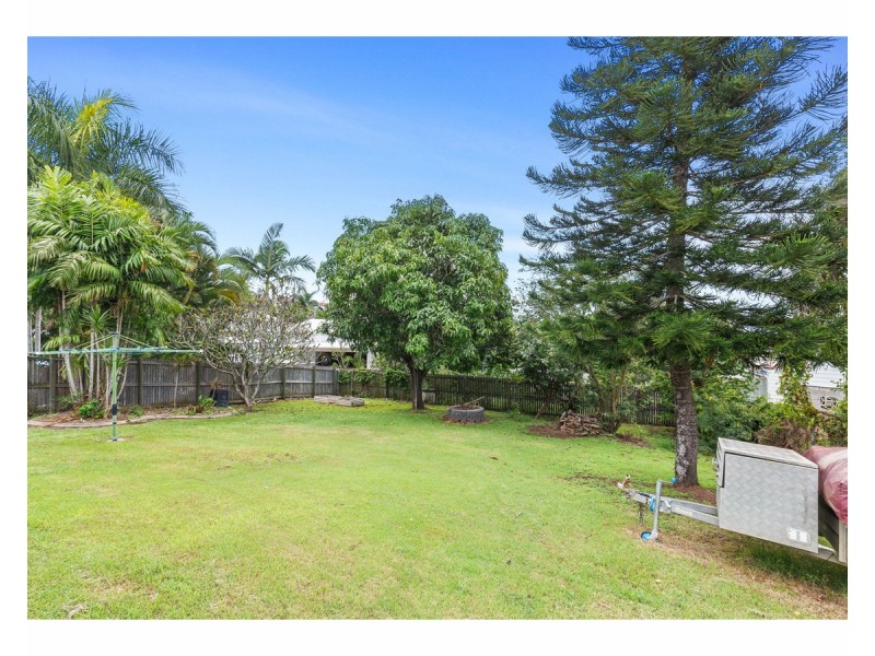 8 Dobbs Street, The Range QLD 4700