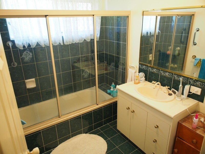 15 Mackay Street, Lakes Creek QLD 4701