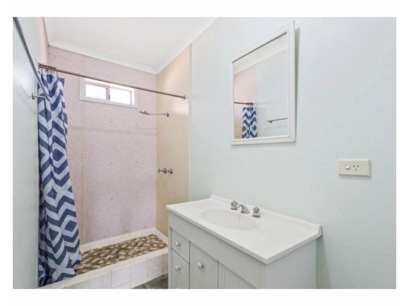 2/86 Sheehy Street, Park Avenue QLD 4701