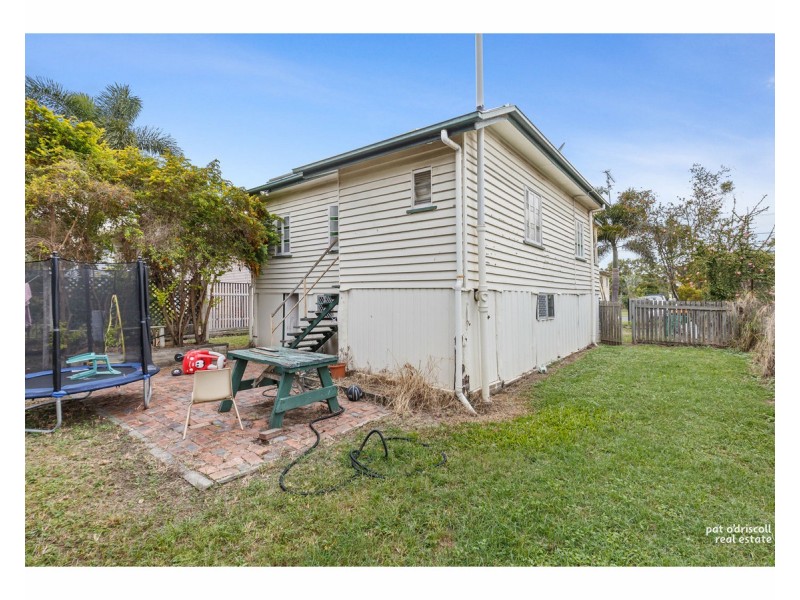 33 Thomasson Street, Park Avenue QLD 4701