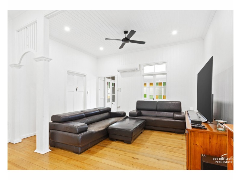 17 Main Street, Park Avenue QLD 4701