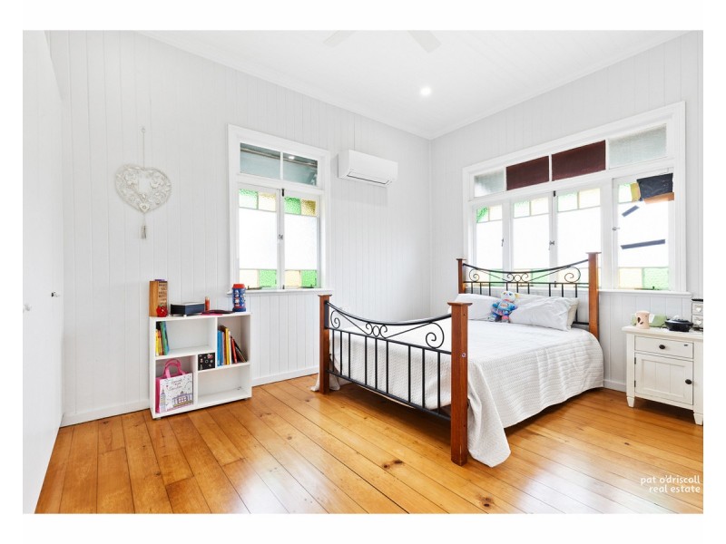 17 Main Street, Park Avenue QLD 4701