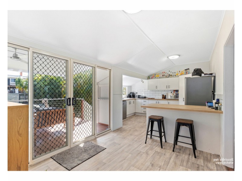 8 Cousins Street, The Range QLD 4700