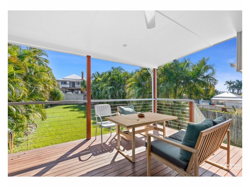 8 Cousins Street, The Range QLD 4700