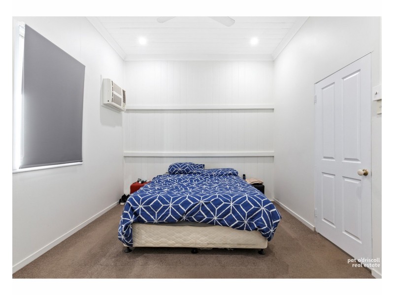 8 Cousins Street, The Range QLD 4700