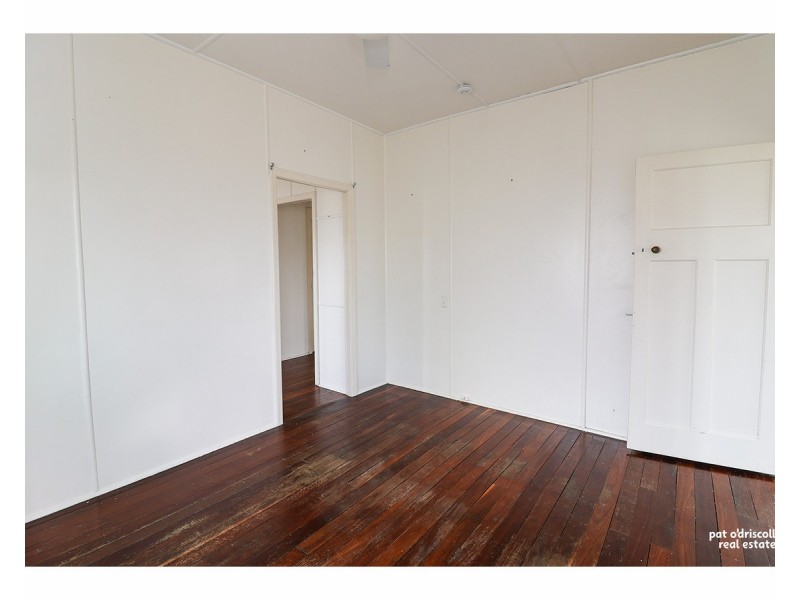 33 Thomasson Street, Park Avenue QLD 4701