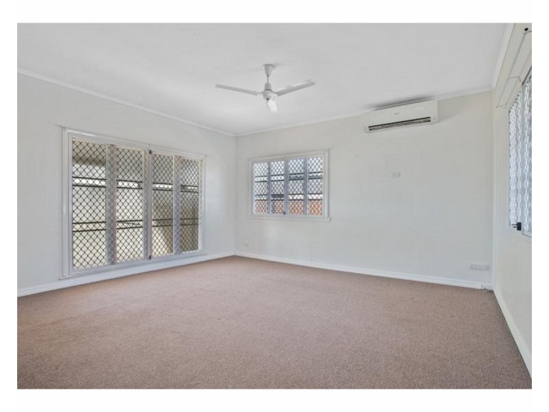 125 Main Street, Park Avenue QLD 4701