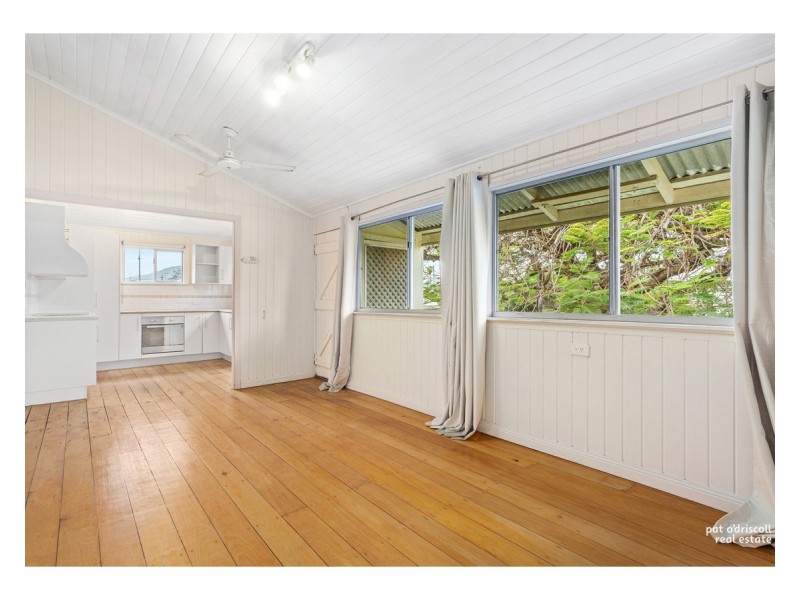 25 Bank Street, Park Avenue QLD 4701