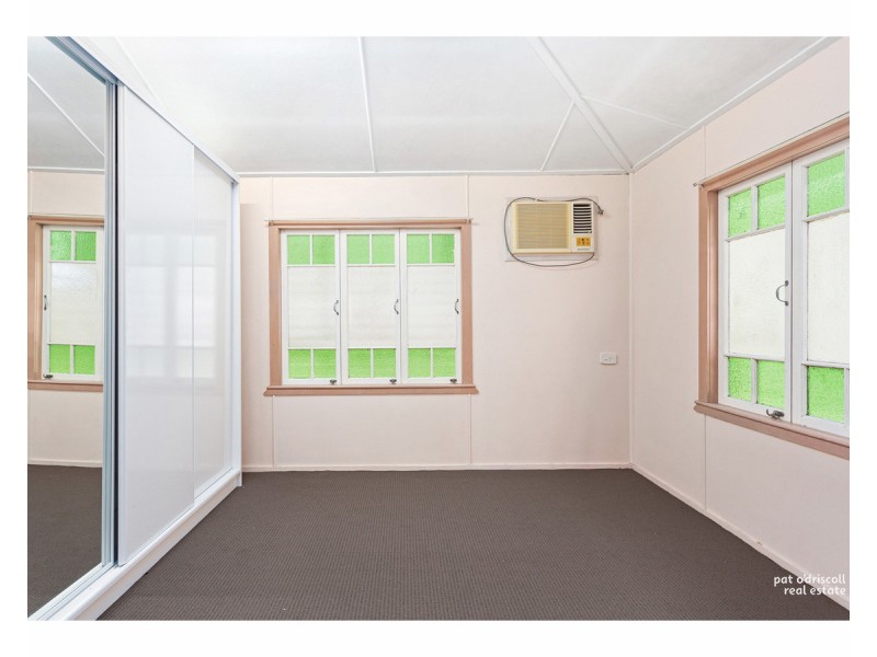 25 Bank Street, Park Avenue QLD 4701