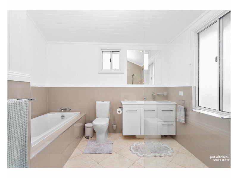 10 Ward Street, The Range QLD 4700