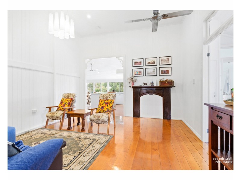 10 Ward Street, The Range QLD 4700