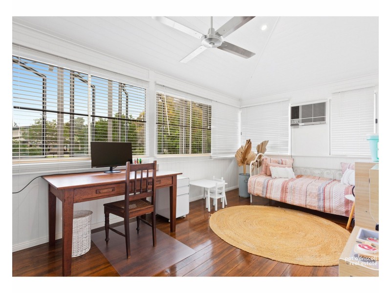 10 Ward Street, The Range QLD 4700
