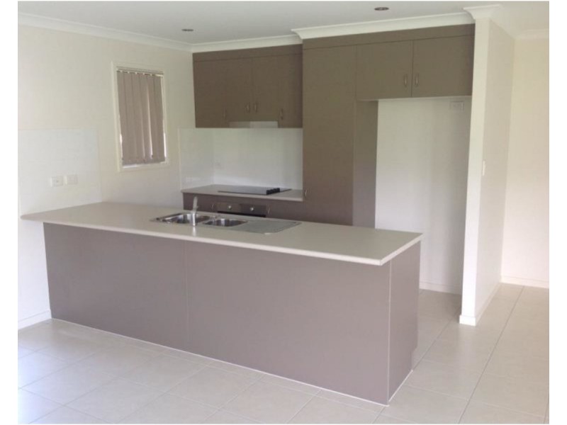 27 Florida Crescent, Parkhurst QLD 4702