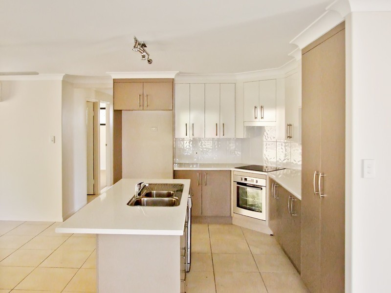 8 Benrhys Court, Rockyview QLD 4701