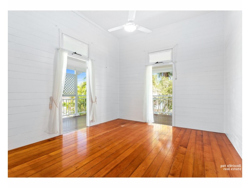 16 Cousins Street, The Range QLD 4700