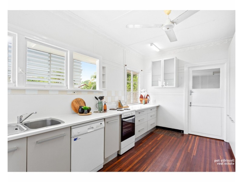 38 Cousins Street, The Range QLD 4700