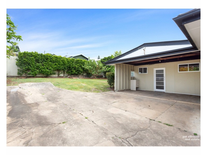 38 Cousins Street, The Range QLD 4700