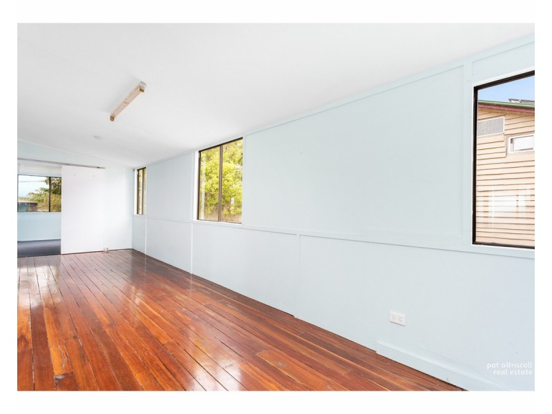 300 Kent Street, Depot Hill QLD 4700