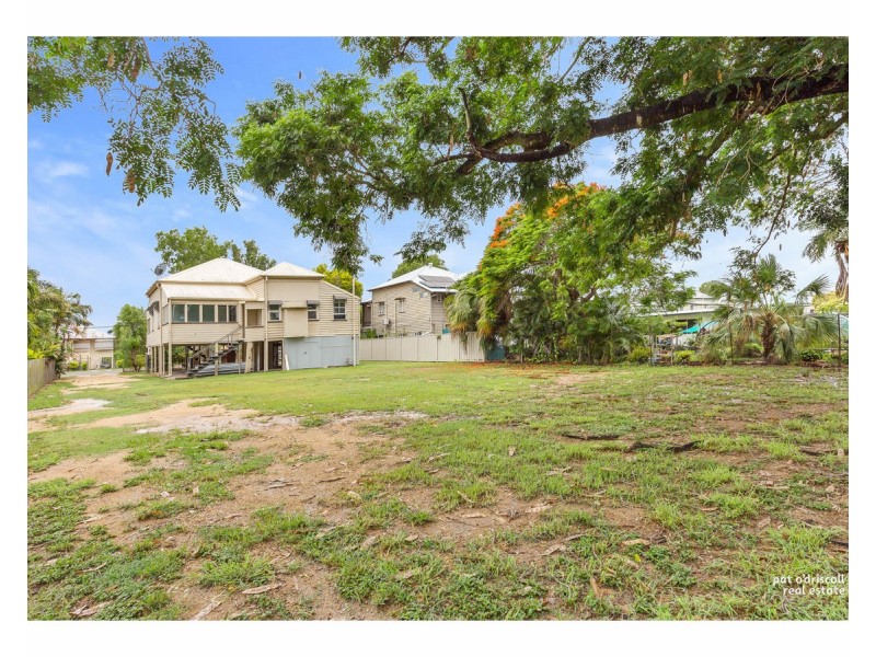 300 Kent Street, Depot Hill QLD 4700