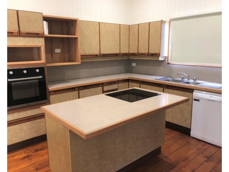 176 Archer Street, The Range QLD 4700