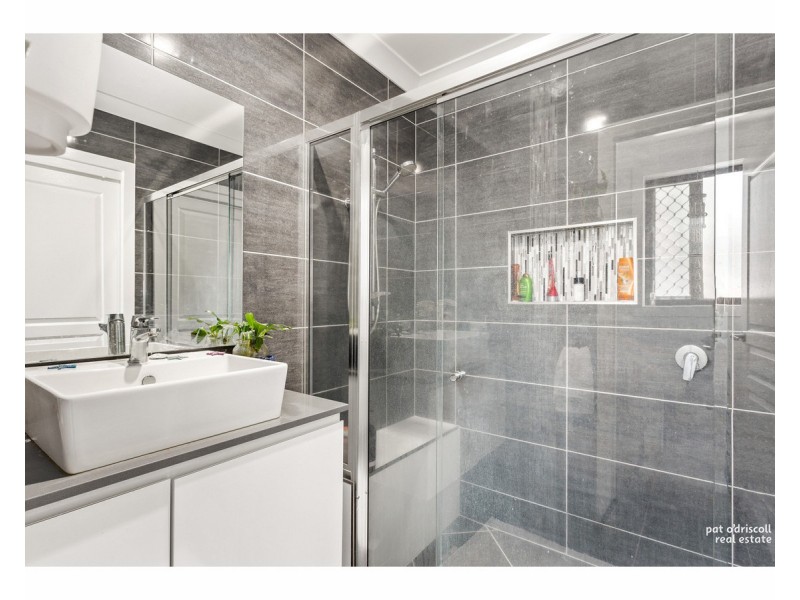 35 Murray Lane, The Range QLD 4700