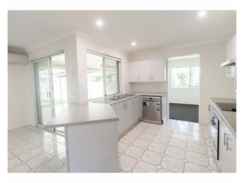 13 Stenlake Avenue, Kawana QLD 4701