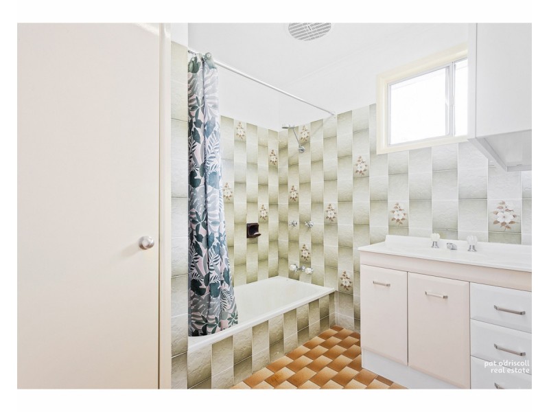 102 Sheehy Street, Park Avenue QLD 4701