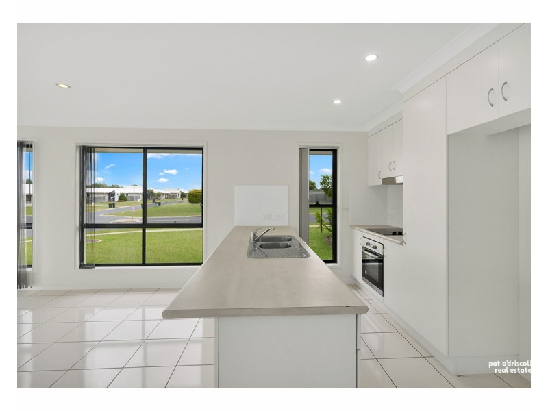 27 Benjamin Drive, Gracemere QLD 4702