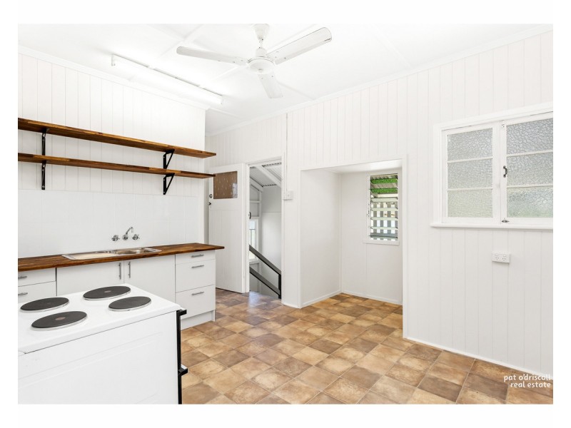 18 Bank Street, Park Avenue QLD 4701