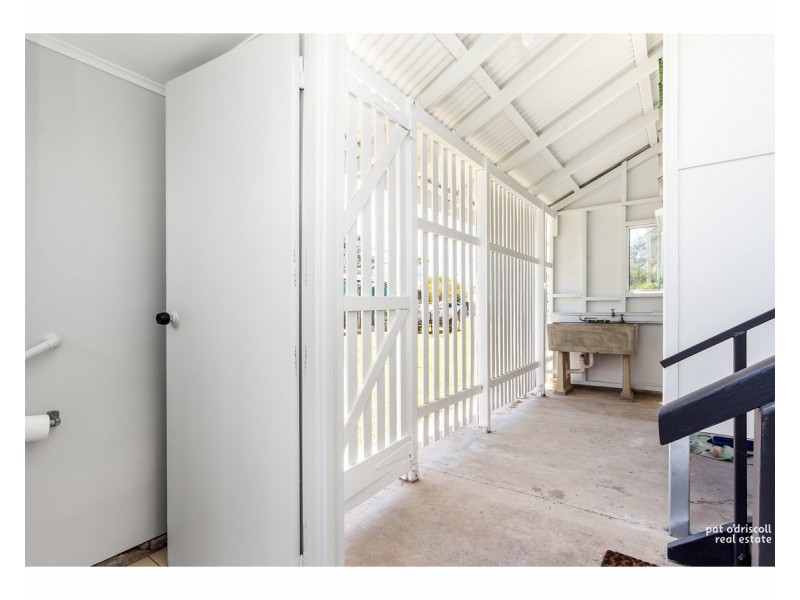 18 Bank Street, Park Avenue QLD 4701