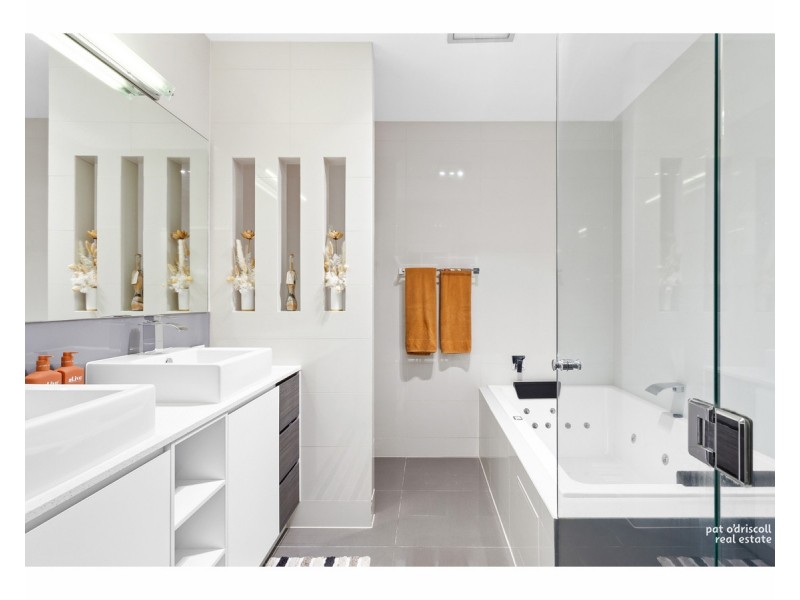 7 Foale Court, Kawana QLD 4701