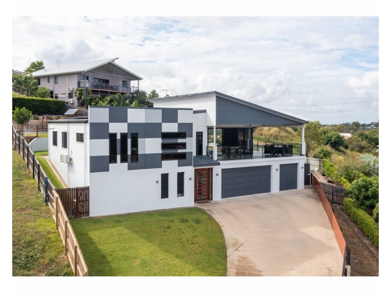 7 Foale Court, Kawana QLD 4701