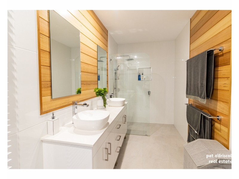 15 Riverside Drive, Parkhurst QLD 4702