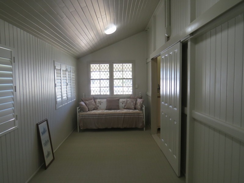 36 Brecknell Street, The Range QLD 4700