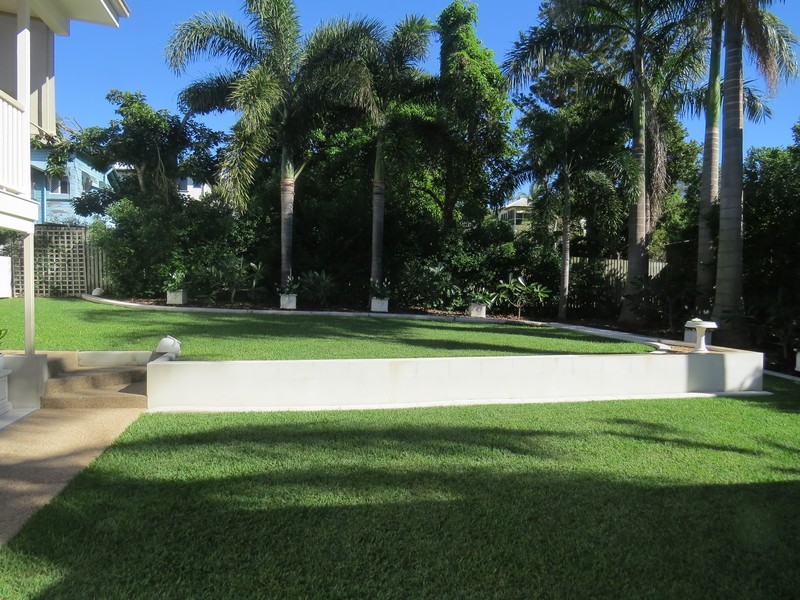 36 Brecknell Street, The Range QLD 4700