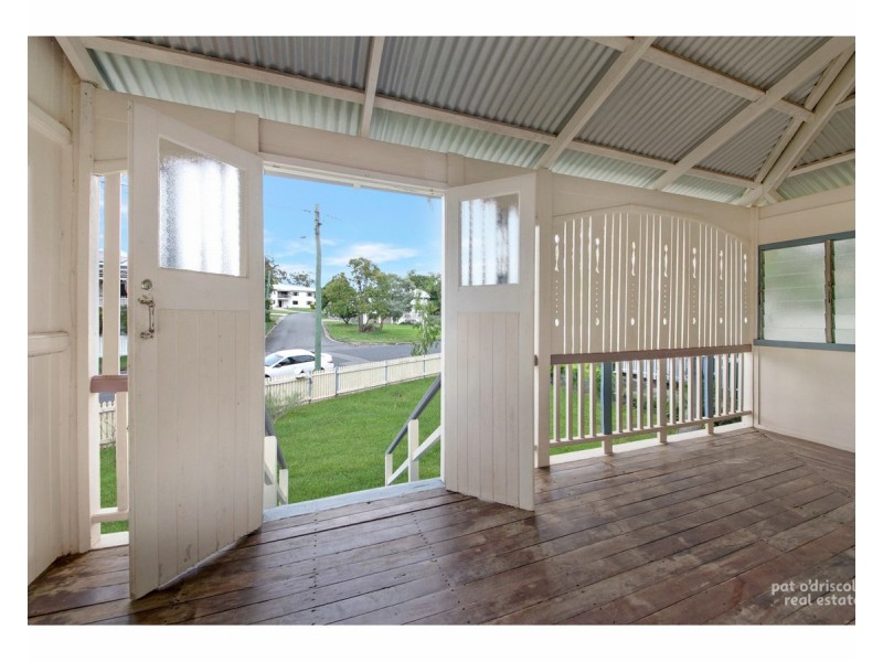 6 Brae Street, The Range QLD 4700